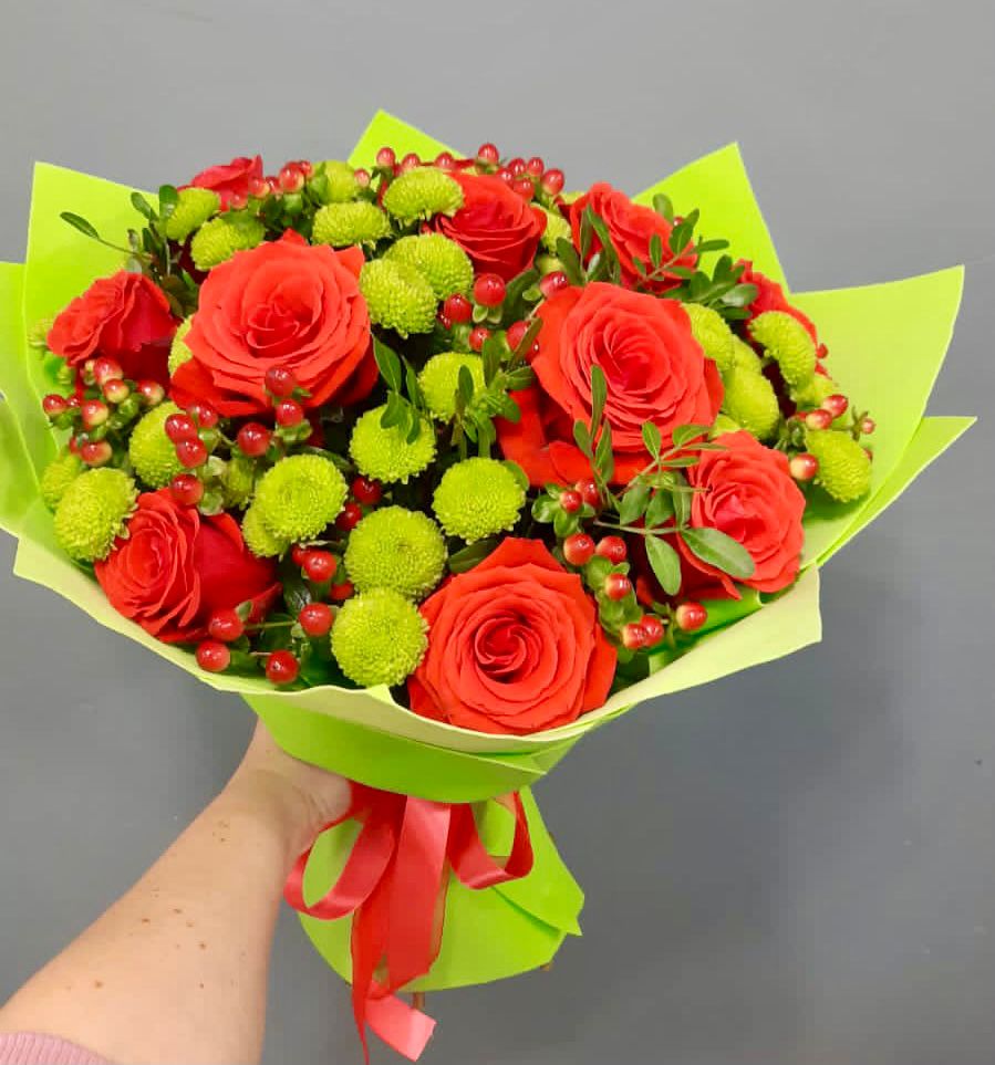 Букет цветов из: Хризантемы и Розы в Заозерном