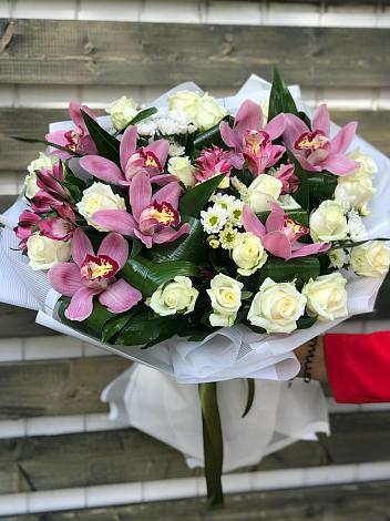 Букет цветов из: Розы и Хризантемы в Заозерном