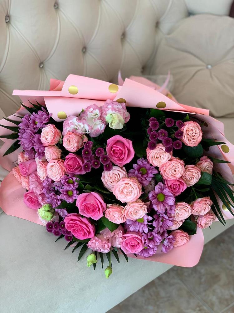 Букет цветов из: Хризантемы, Розы и Лизиантусы в Заозерном