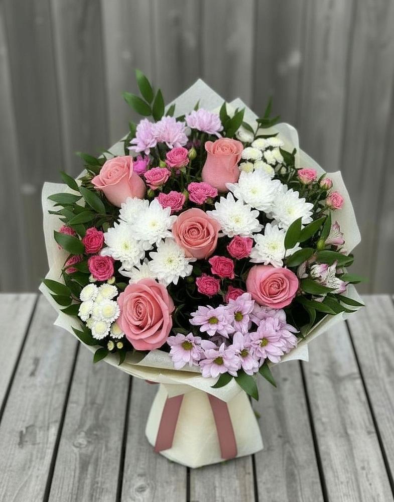 Букет цветов из: Альстромерии, Гвоздики, Розы и Хризантемы в Заозерном