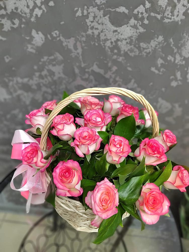 Цветочная композиция из Розы в корзине в Заозерном