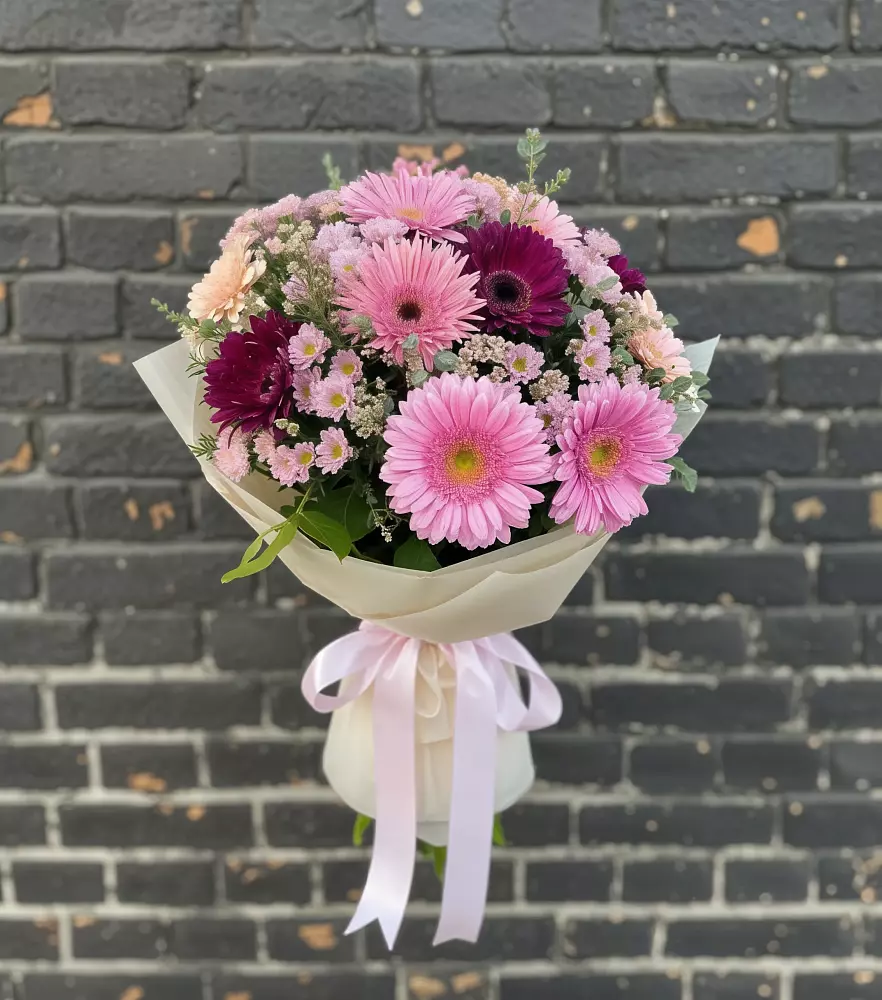 Букет цветов из: Герберы и Хризантемы в Заозерном