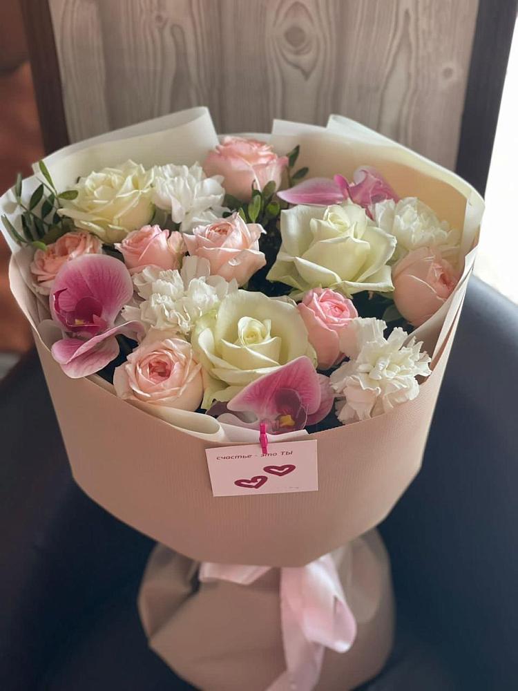 Букет цветов из: Орхидеи, Розы и Гвоздики в Заозерном