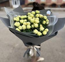 Букет Белые кустовые розы Солинеро в Заозерном
