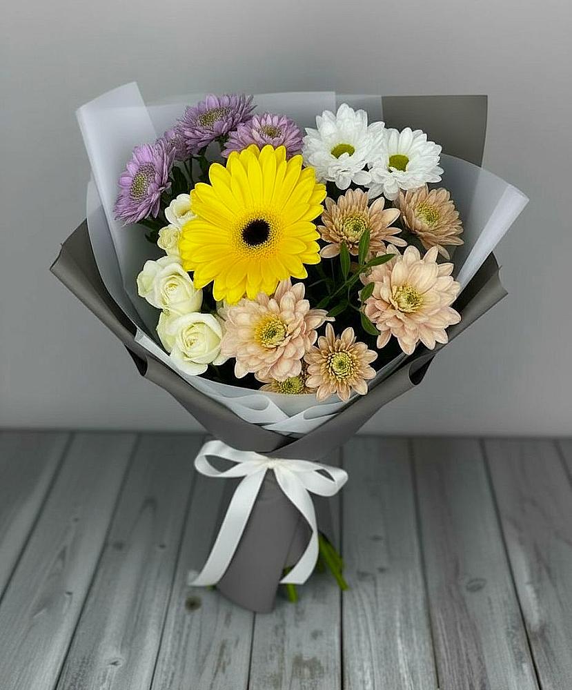 Букет цветов из: Розы, Герберы и Хризантемы в Заозерном