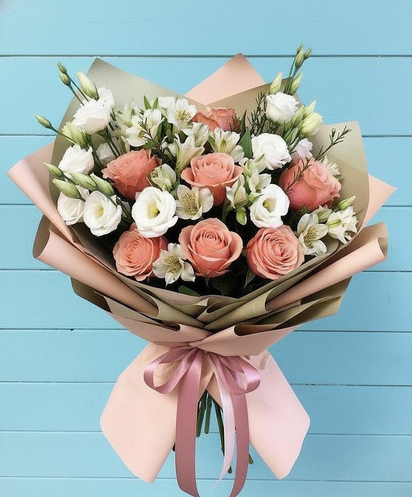 Букет цветов из: Розы, Альстромерии и Лизиантусы в Заозерном