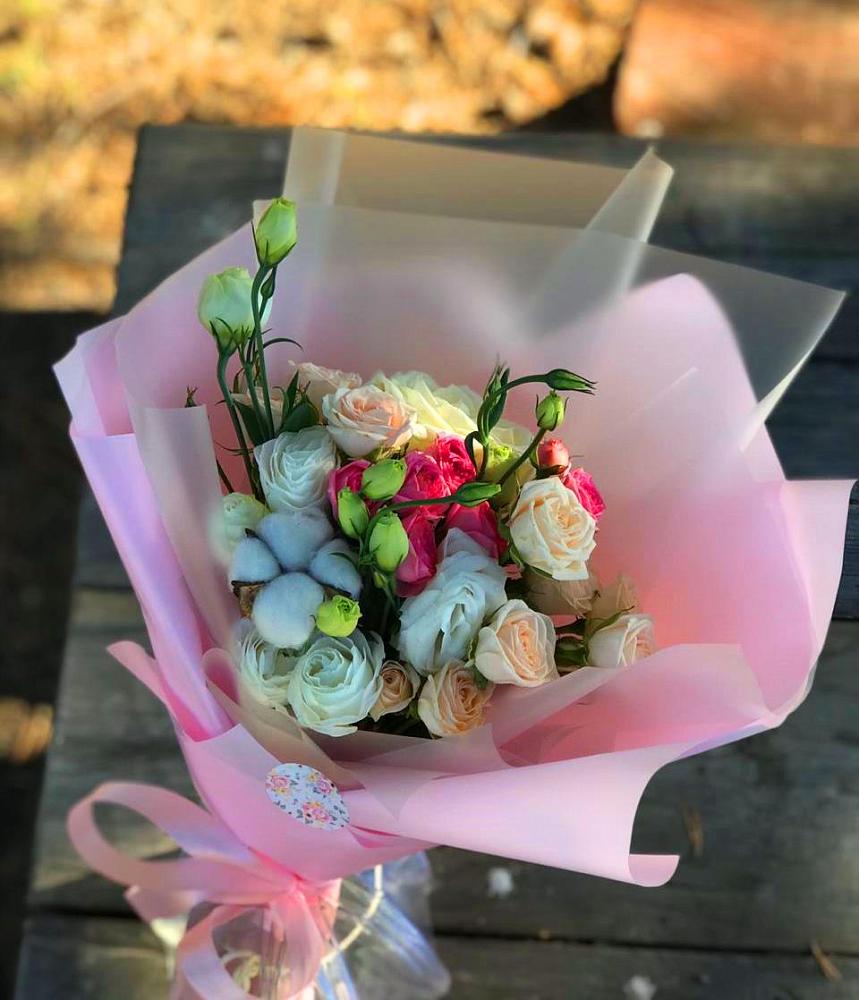 Букет цветов из: Розы и Лизиантусы в Заозерном