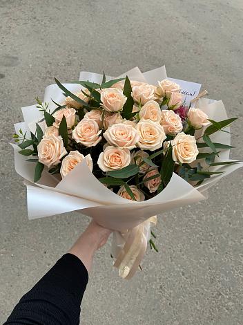 Букет Кремовые розы Латте в Заозерном