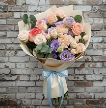 Букет цветов из:  Розы, Лизиантусы и Гвоздики в Заозерном