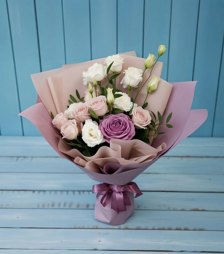 Букет цветов из: Розы и Лизиантусы в Заозерном